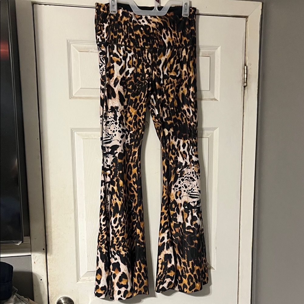 Leopard Print Flared Leggings